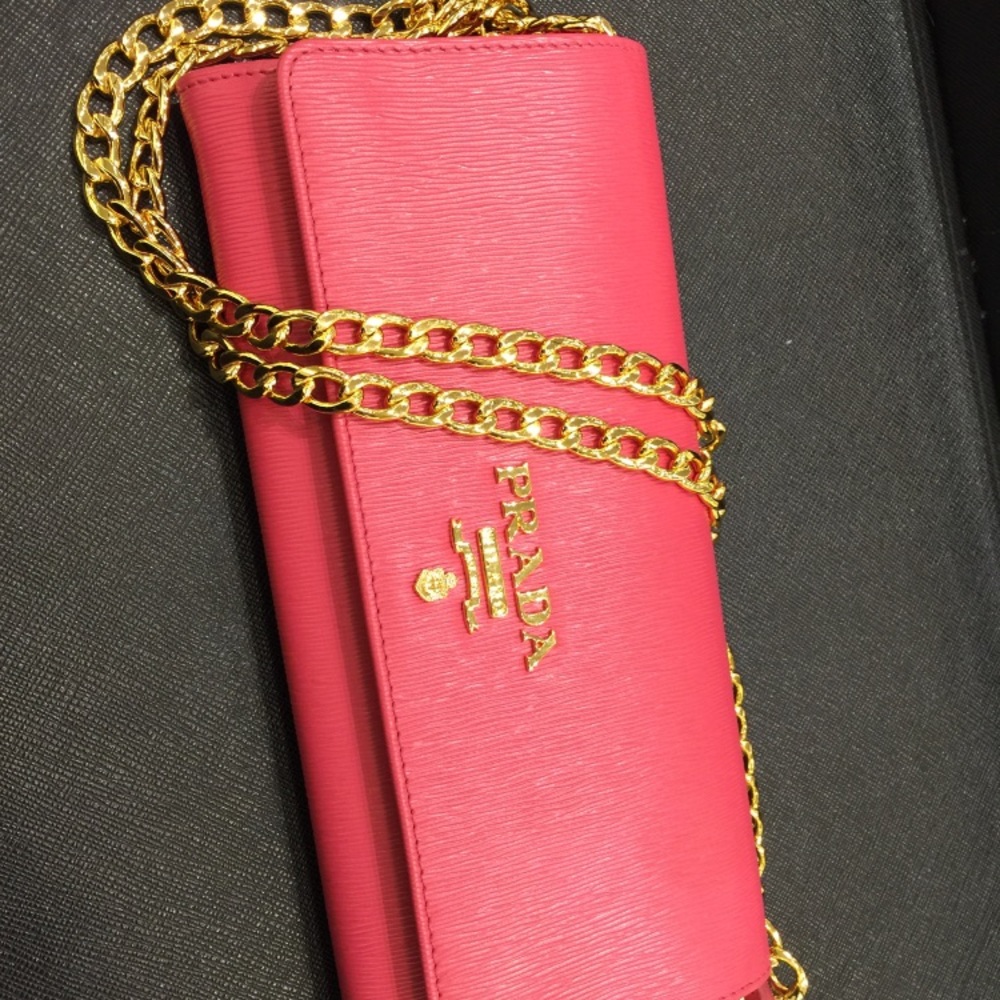 Prada wallet on chain pink